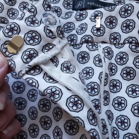 Adrianna Papell High Rise Floral Daisy Cropped Capris Stretch Pants Size 10 - Picture 7 of 11